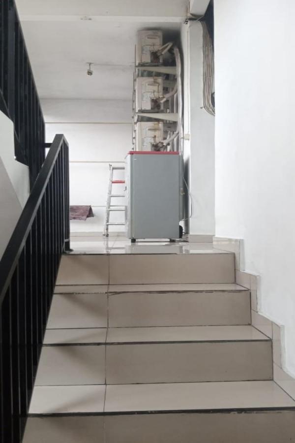Spot On 90538 Wisma Dewi Syariah Jakarta Exterior photo