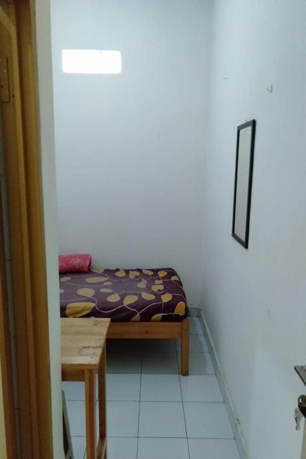 Spot On 90538 Wisma Dewi Syariah Jakarta Exterior photo